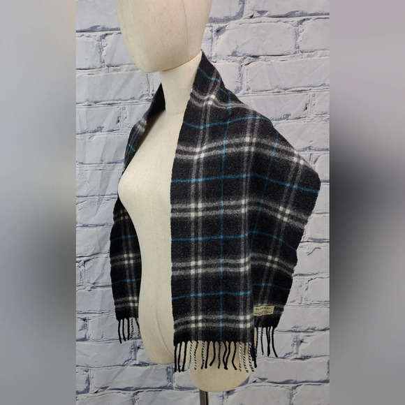 Burberry Scarf Navy Check 100% Lambswool Scotland 52" x 11.5" - Picture 6 of 10